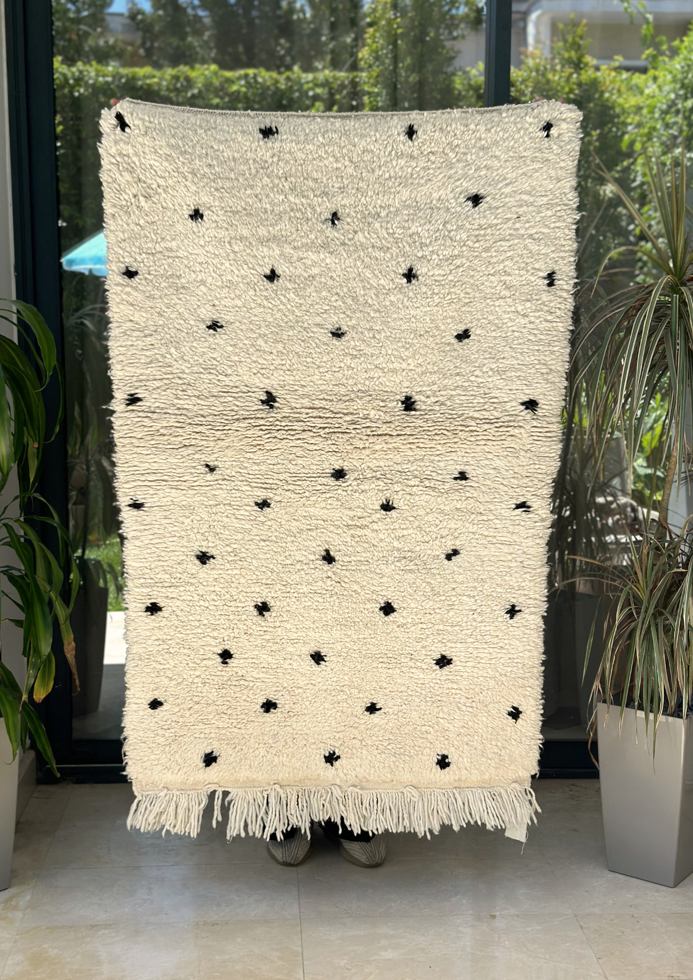 Beni Ouarain cream carpet with black dots - 145cm / 93cm