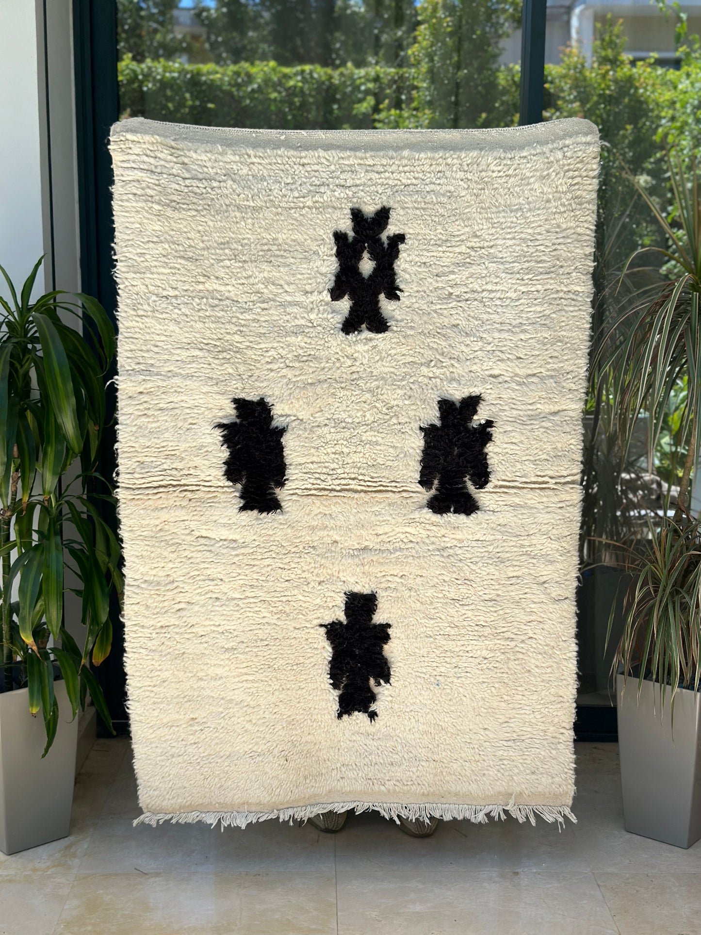 Beni Ouarain cream and black carpet - 152cm / 104cm