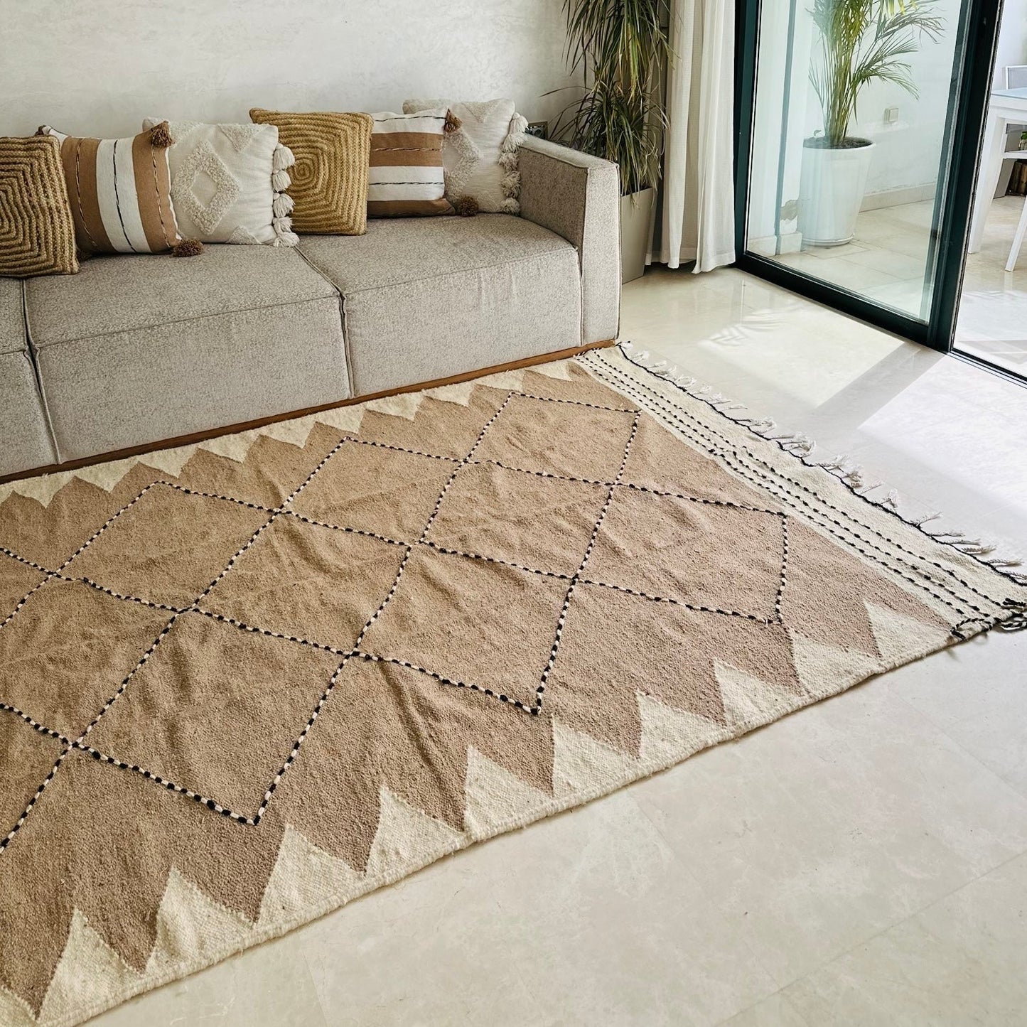 Zanafi Taupe carpet - 2.87m / 1.96m