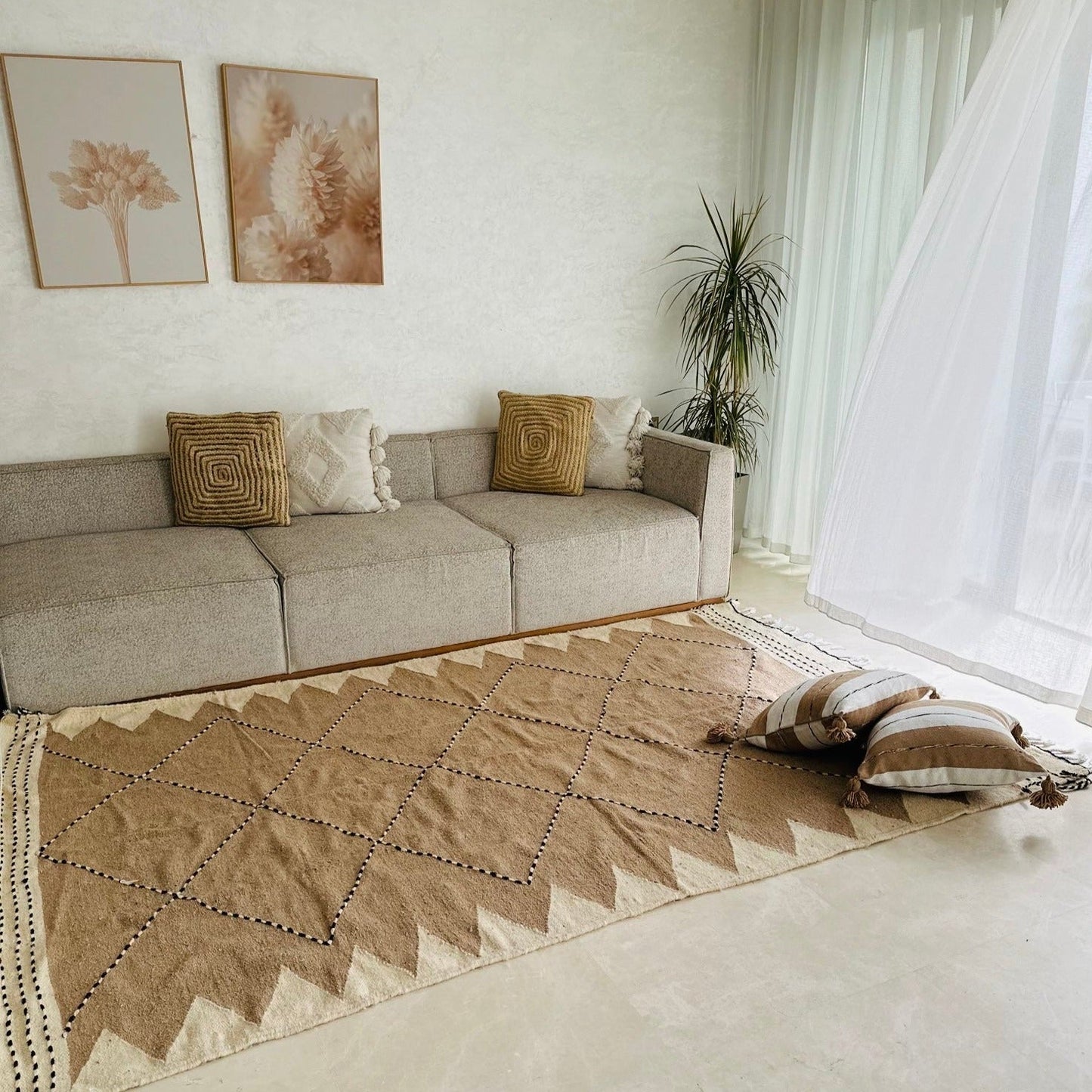 Zanafi Taupe carpet - 2.87m / 1.96m