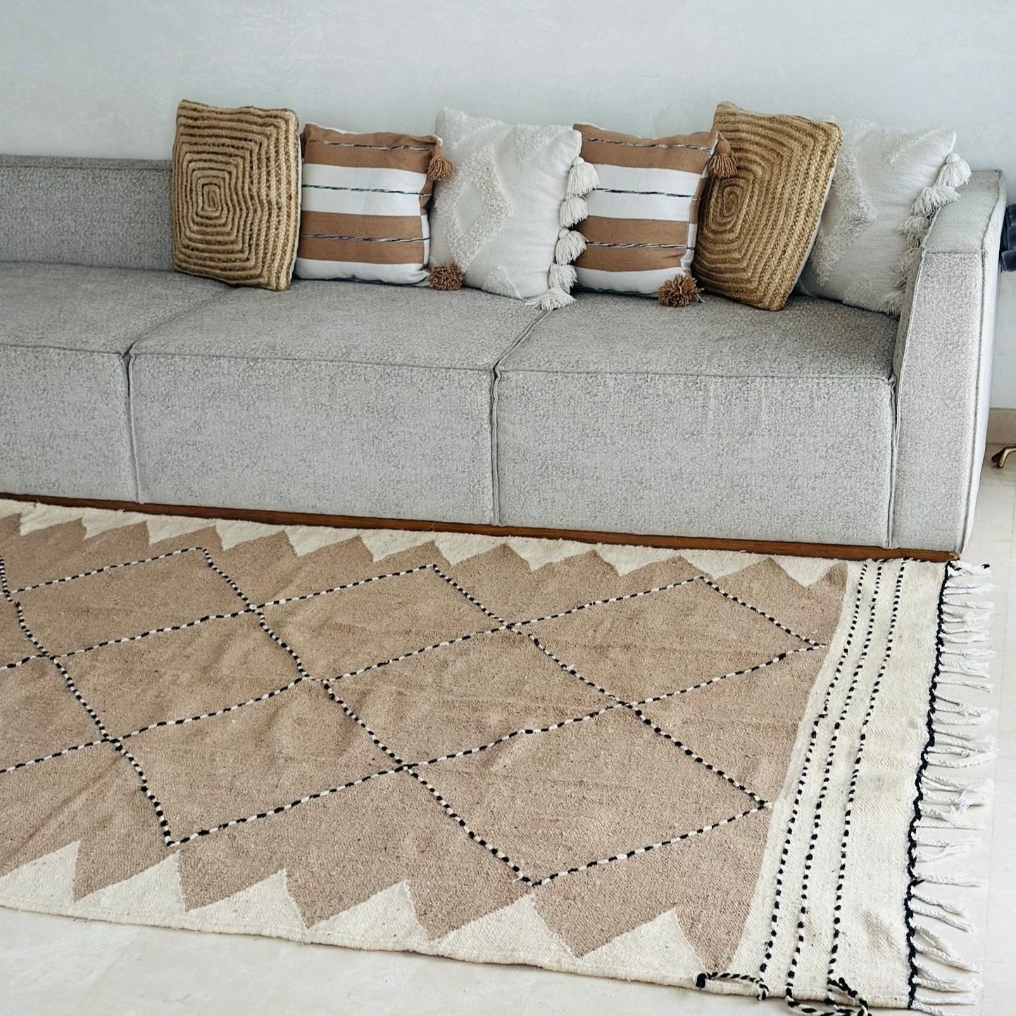 Zanafi Taupe carpet - 2.87m / 1.96m