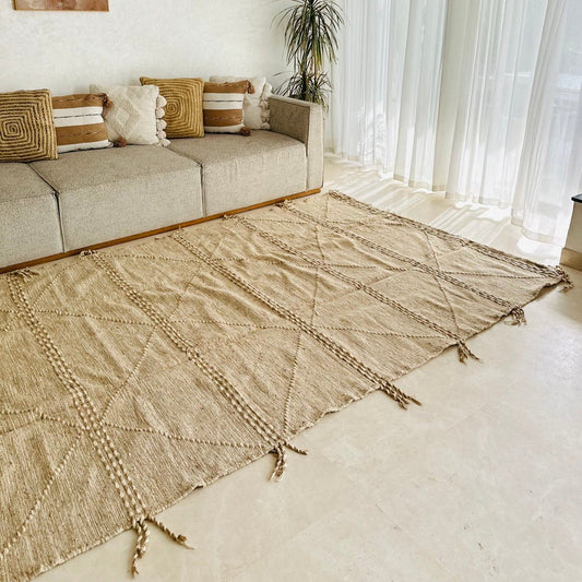 Zanafi beige carpet - 2.87m / 1.96m