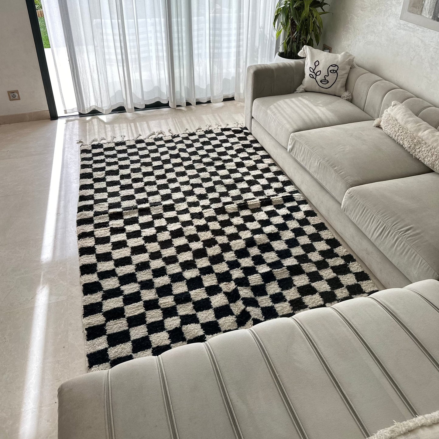 Beni Ouarain black and white checkerboard carpet - 2.53m / 1.54m